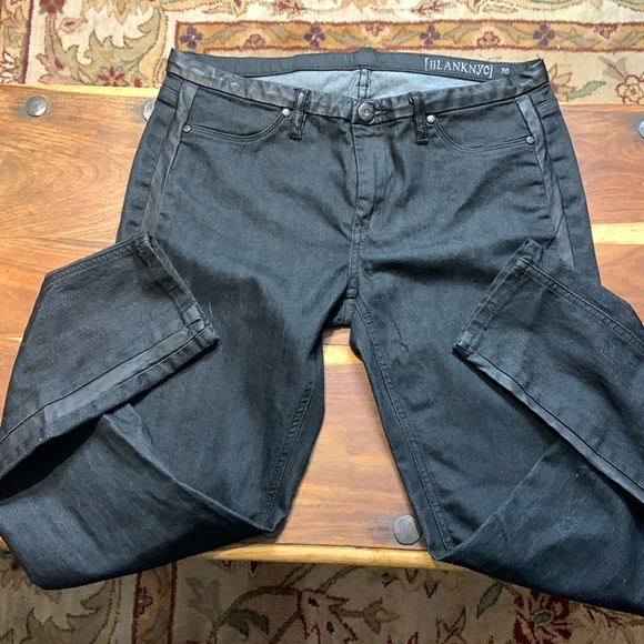Blank NYC Woman’s 30W Black Jeans w/ Faux Leather Trim - Picture 1 of 14